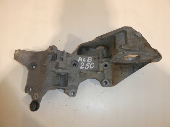 supporto alternatore AUDI VW SKODA SEAT 03L903143Q