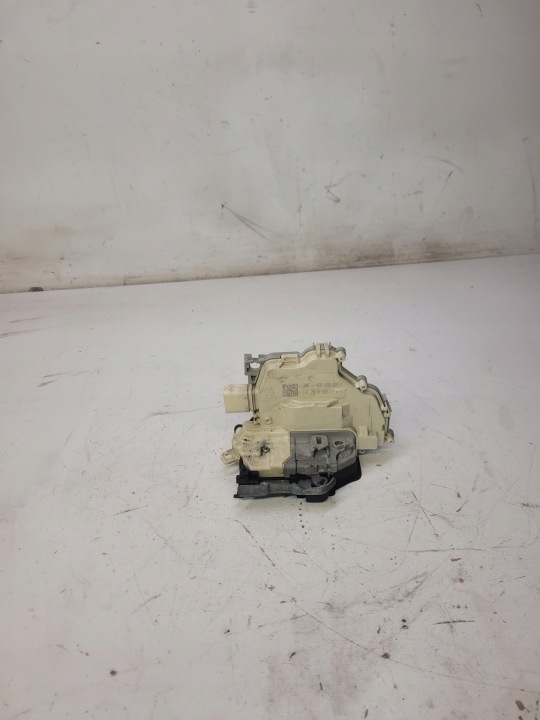 lock door left rear part AUDI A4 B9 A5 F5 4G0839015F