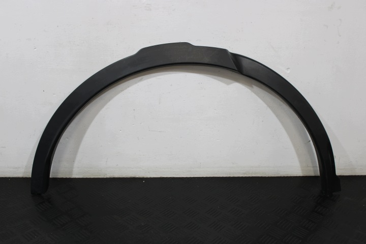 cap of a fender right rear part FK72-290E22-BC LAND ROVER DISCOVERY SPORT L550