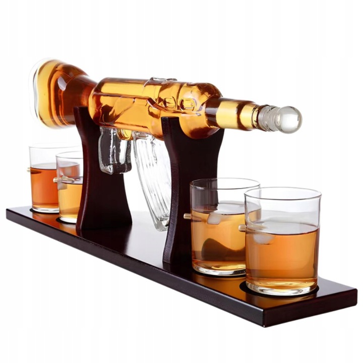 Karafa na whisky sada jako dárek pro chlapa puška 850 ml 4 sklenice