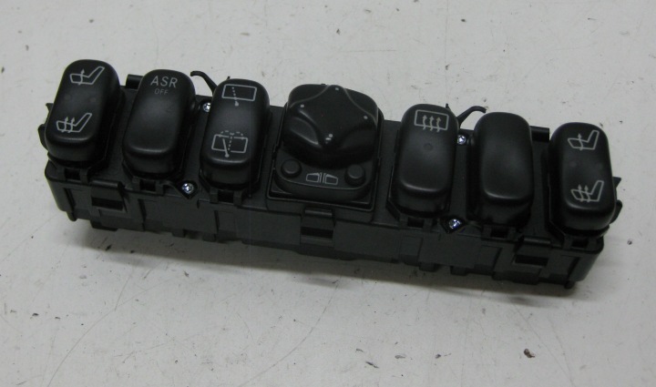 MERCEDES A-KLASA W168 99R PANEL PRZYCIKOW Sièges Rétroviseur A1688203810