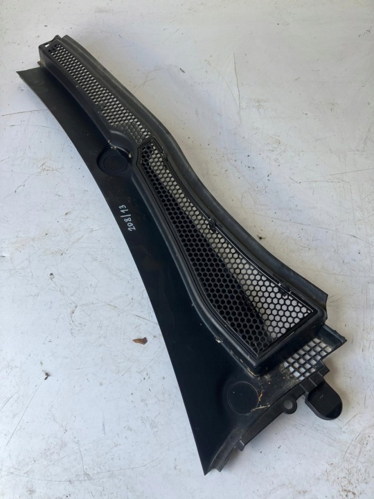 torpédo horní pravé PEUGEOT 208 a 9673303080