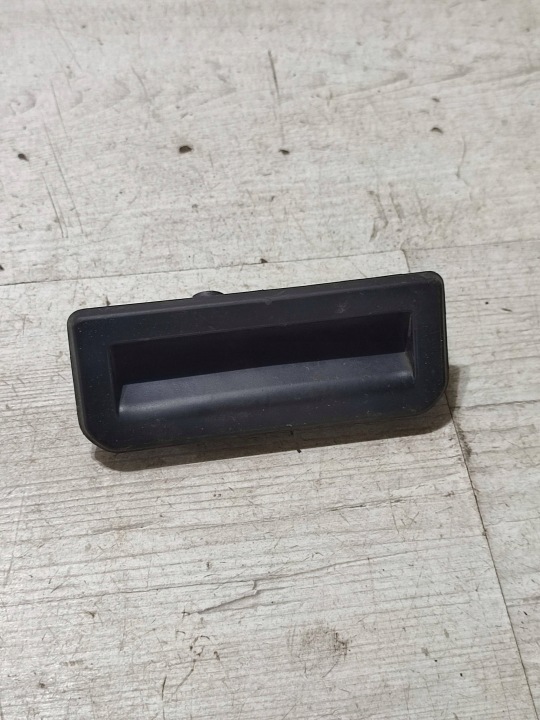 Seat Arona 2019 bracket / handle exterior of the opening of rear bonnet