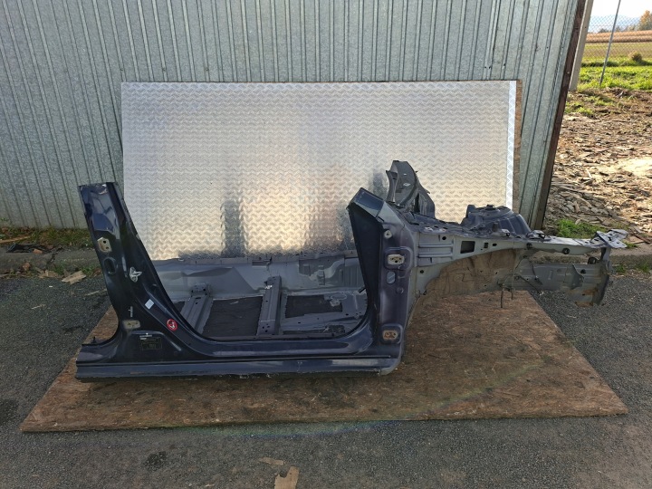 LONGHERONE Destro Anteriore RIVESTIMENTO MONTANTE MINIGONNA quarto LONGHERONE MAZDA 6 12-17