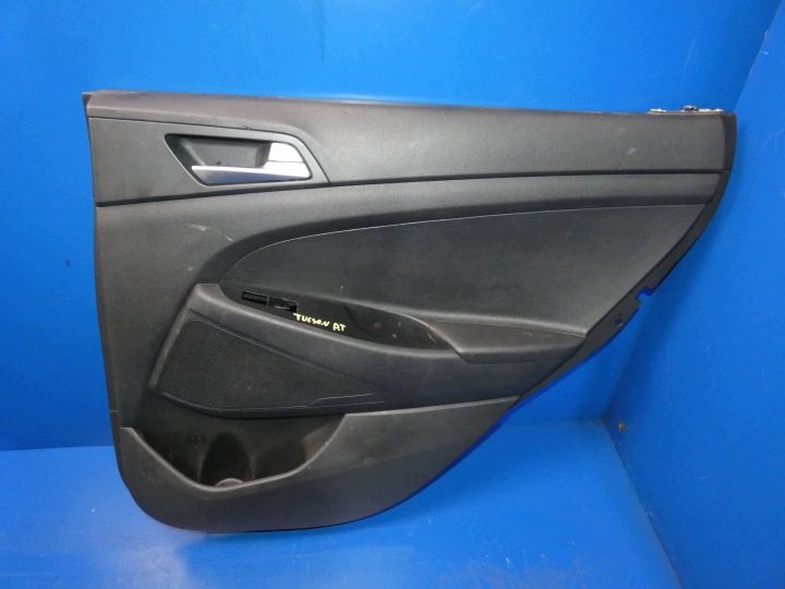 HYUNDAI TUCSON III bok tapacír dvere pravý zadok