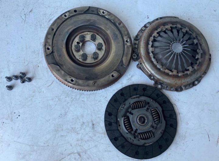 frizione KOMPLET CORSA F 1.2 VTI 9809984080