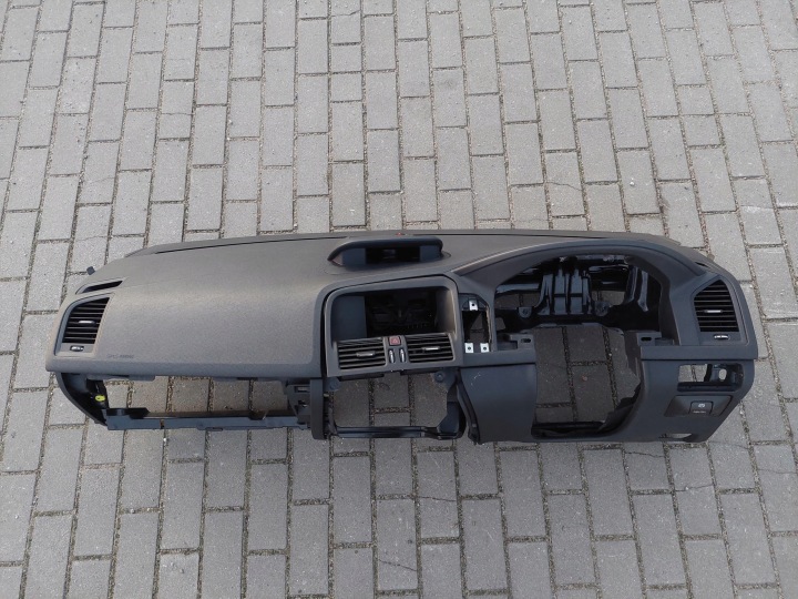 přístrojová deska kokpit konzola DASHBOARD UK ANGLIK VOLVO XC60 a