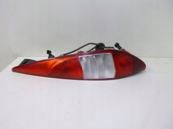 light rear Ford Mondeo III Kombi 2003r.