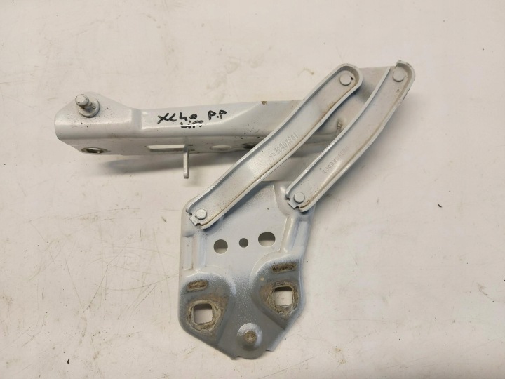 VOLVO XC40 LIFT pant kapoty předek pravý 32297490