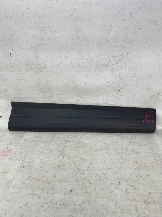 VW TIGUAN and 5N cap moulding door right front 5N0854940A