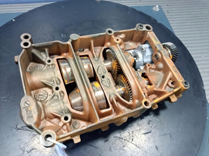 Pompă Ulei 2.0TDI 170CP CAH Audi A4 B8 A5 A6 Exeo 03L103537 6