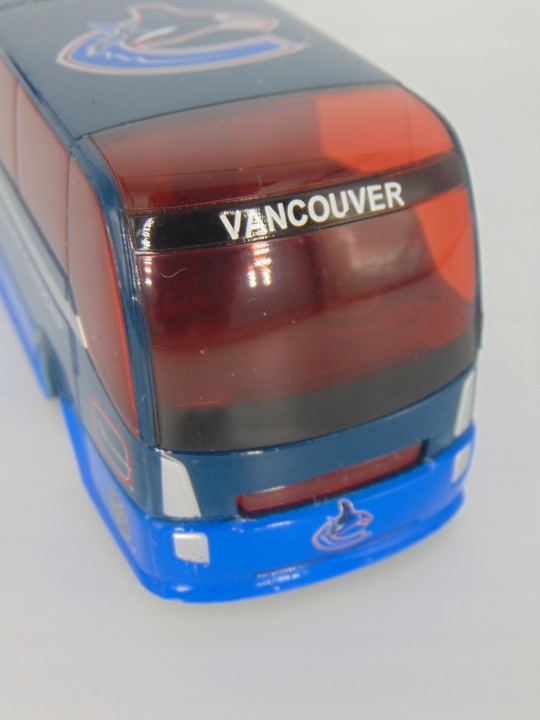 Maisto nhl vancouver canucks coach autobus 1:64 (виставковий) — фото 4