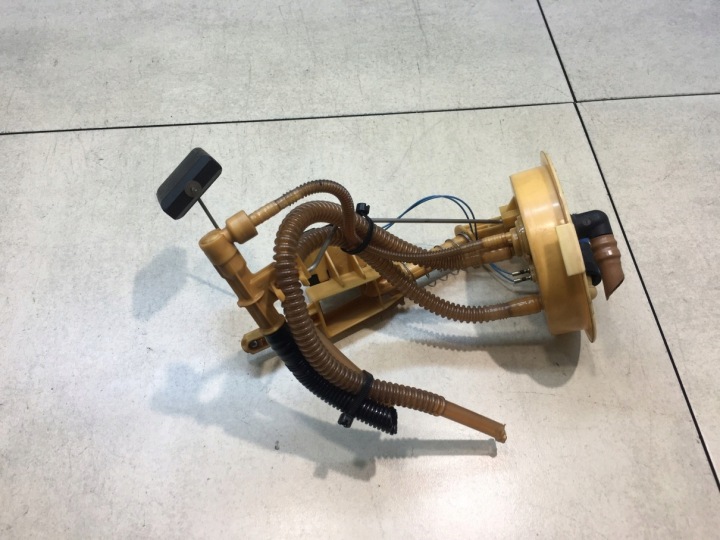 sensor of the level of the fuel BMW 1 E87 118 D 7190944