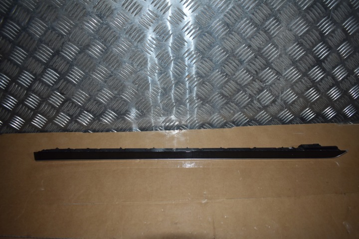 IDEALNA moulding LED upholstery door rear part rear right MERCEDES W223 LONG 1