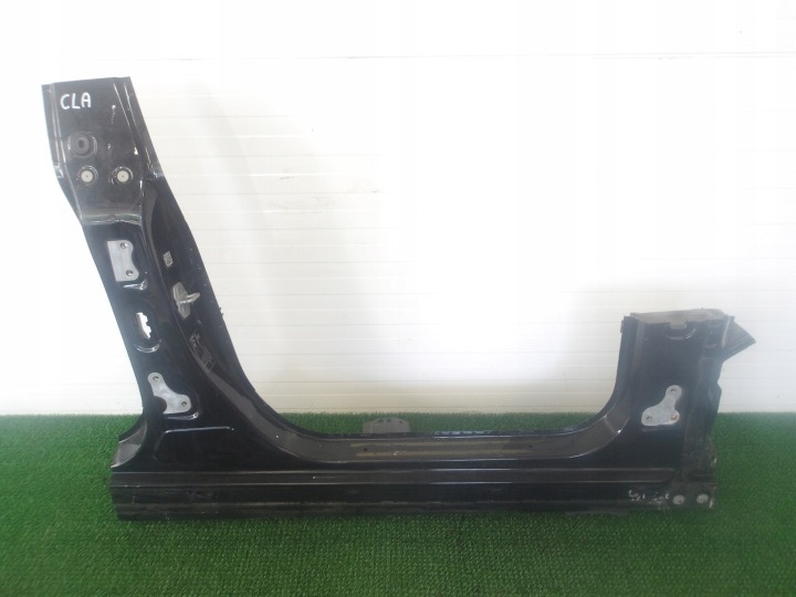 MERCEDES CLA W117 13-19 Prah ZE SLUPKIEM pravý BOK roh Stlpik OE