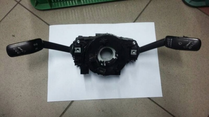 Bouton PAJAK 6C6953501 SKODA RAPID