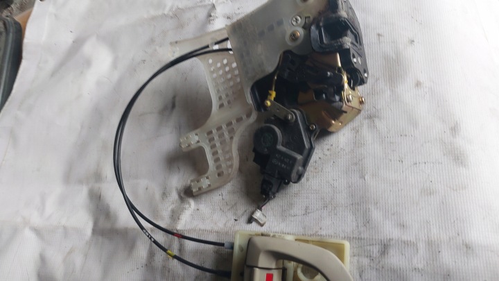 HYUNDAI TUCSON et 04-10 de la Serrure Poignée Portière Droite Arrière 5 PIN KOD NS KOMPLET