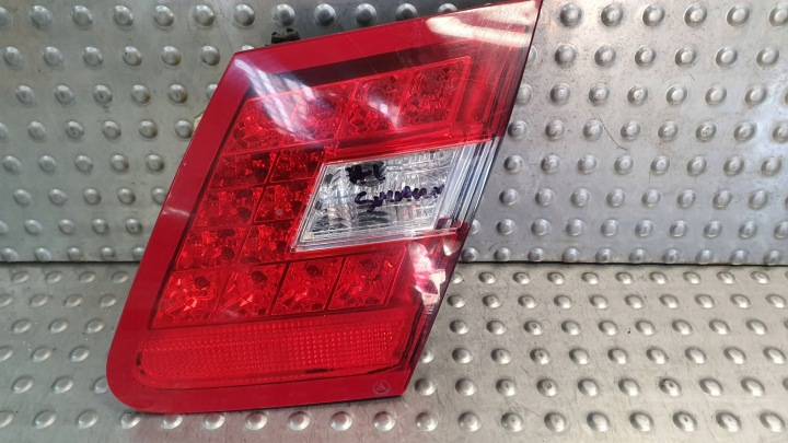 licht heck rechts für die heckklappe LED MERCEDES E-klasse W212 sedan 09- A2128200864