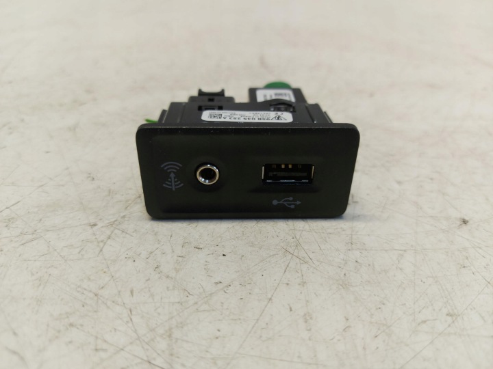 PORSCHE MACAN 95B adapter USB AUX 95B035252A