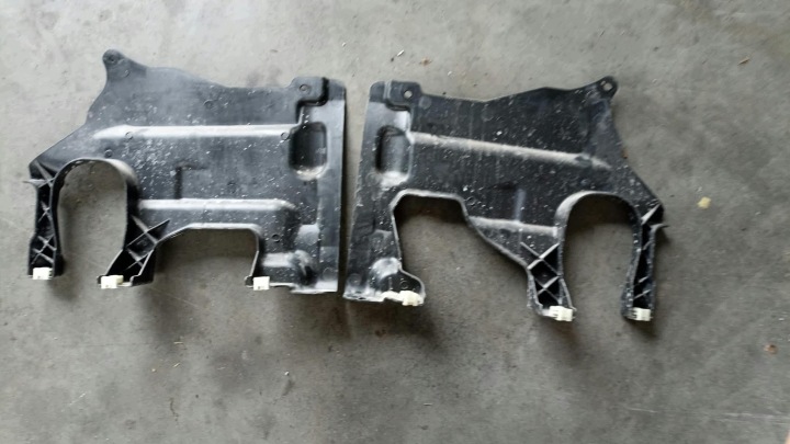 BMW IX3 G08 kryt řízení levá pravá 7394806 7394805