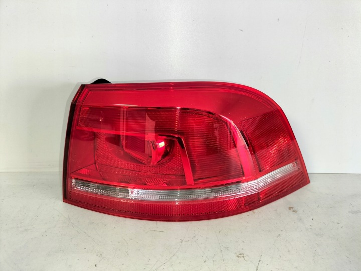light rear rear part right VW PASSAT B7 10-14 KOMBI