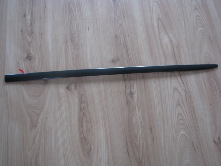 moulding left front TOYOTA AVENSIS T27 T29 08-18r
