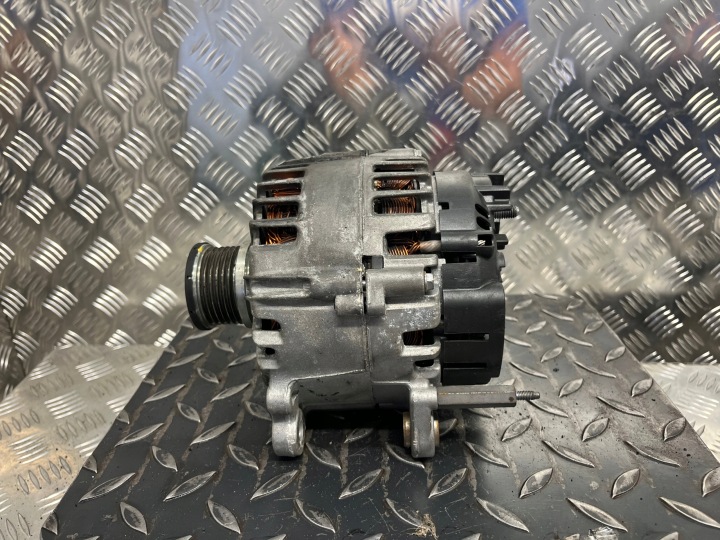 Alternateur VOLKSWAGEN PASSAT B8 03L903023L 140A