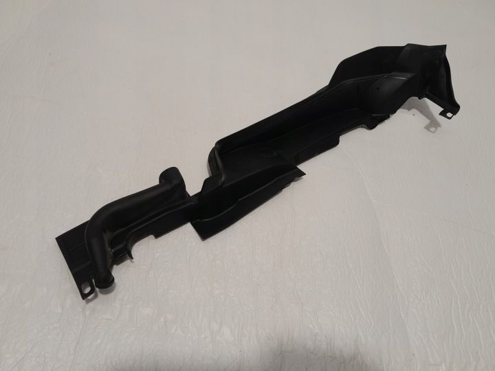 AUDI A4 B9 LIFT SEDAN kryt blatníku levá 8W0821169