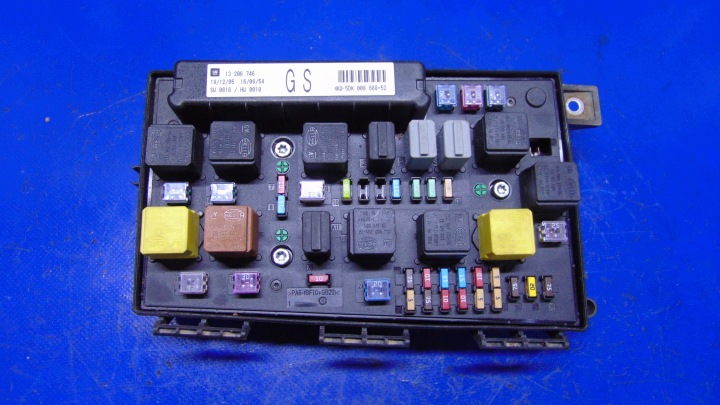 biztosítéktábla OPEL ZAFIRA B 05-14 év