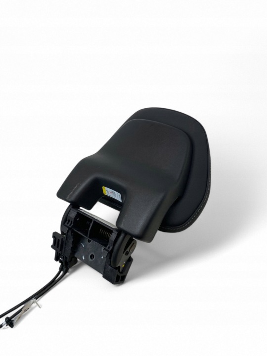 Volvo XC90 Rear seat head restraint 11