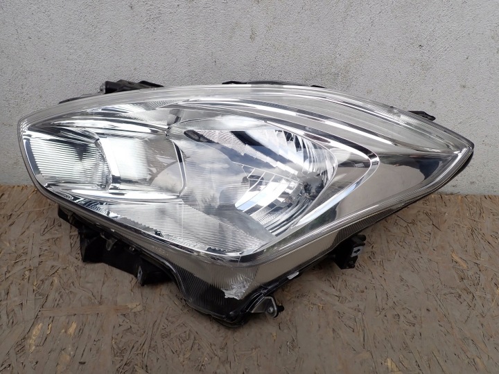 light left REFLEKTOR left SUZUKI SWIFT MK8 AZ 2017