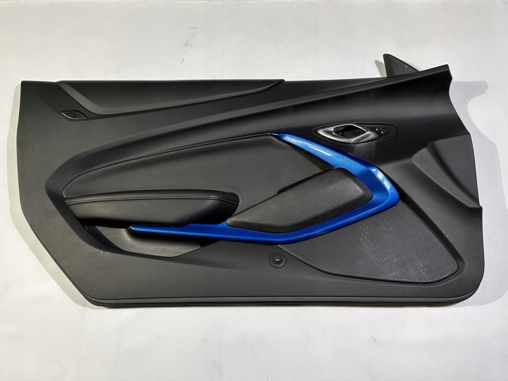 bok tapacír bočný dvere ľavé predok predné Chevrolet Camaro 2016+