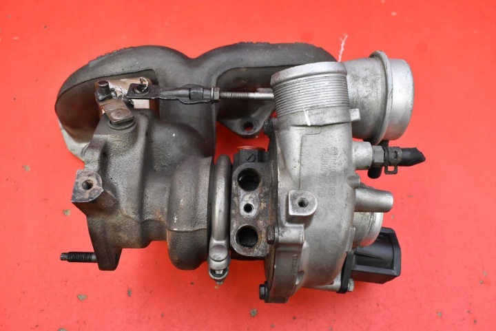 turbo TURBINA 03C145701K 704247020 VW JETTA 5 V 1.4 TSI 140 KM