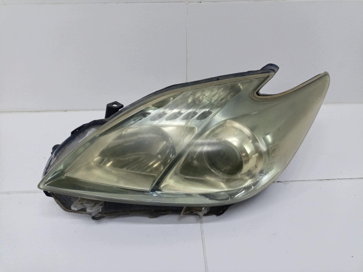licht vorne Toyota Prius 3 XW30 ZVW30 2011