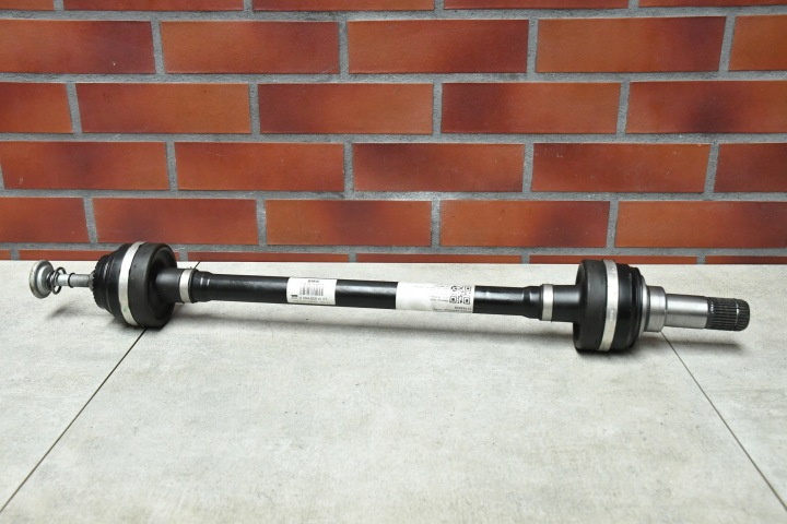 semi-axis left rear part rear BMW 5 G30 G31 M550dX 5.0dX 6979km 8664659