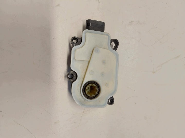 SUBARU Forester V SK LIFT mini motor zaluzji T83620B_F_M