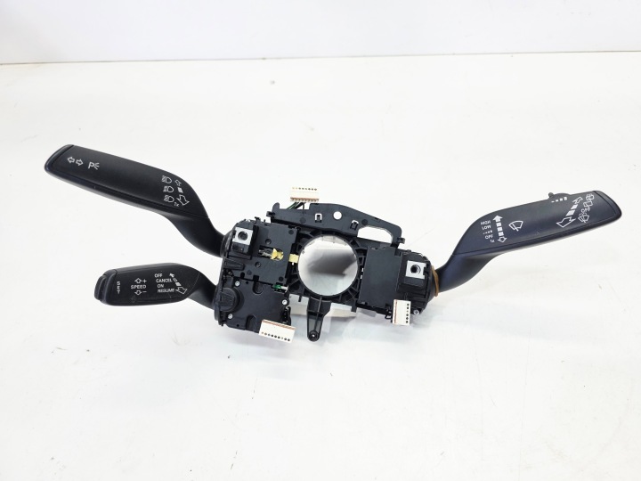 páčky pod volant a ovládání pod TEMPOMAT AUDI A3 8V 8V0953502B