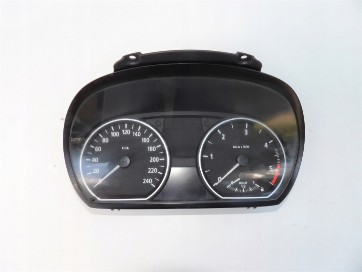 BMW E87 E81 1 1.6 D Instruments tachymètre compte tours DIESEL