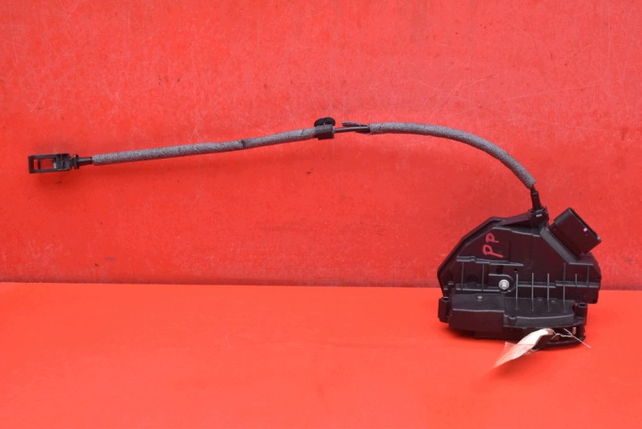 de la serrure portière droite avant avant EU BM5A-A21812-BH FORD FOCUS MK3 LIFT 14-20