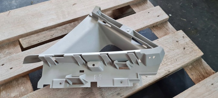 Chrysler Pacifica 2022 cover SLUPKA TROJKAT B right 6WE44TRMAB