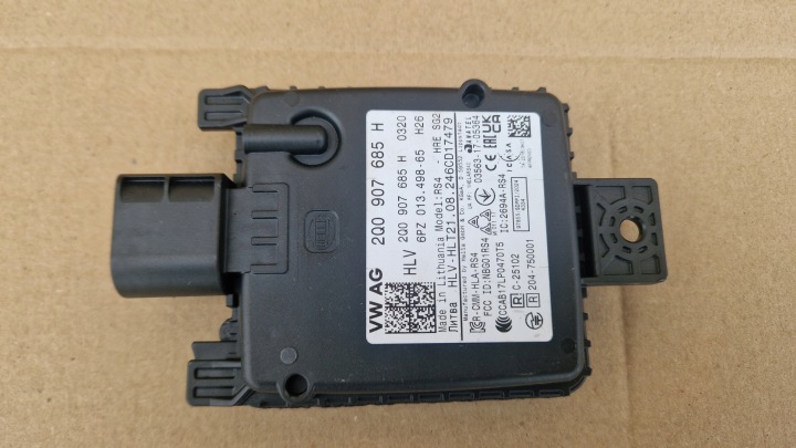RADAR ASYSTENT steny VW SKODA AUDI 2Q0907685H ORYG