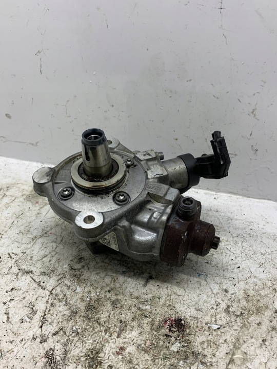 Einspritzpumpe 0445010517 7810696-07 BMW X3 F25 2.0D X-DRIVE 4X4