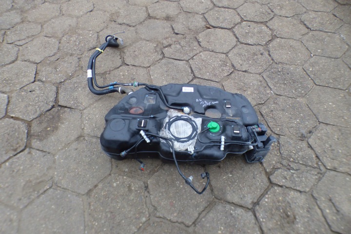 Behälter Tankklappe 13452440 42703312 13493915 Opel Astra K V 1.2 B