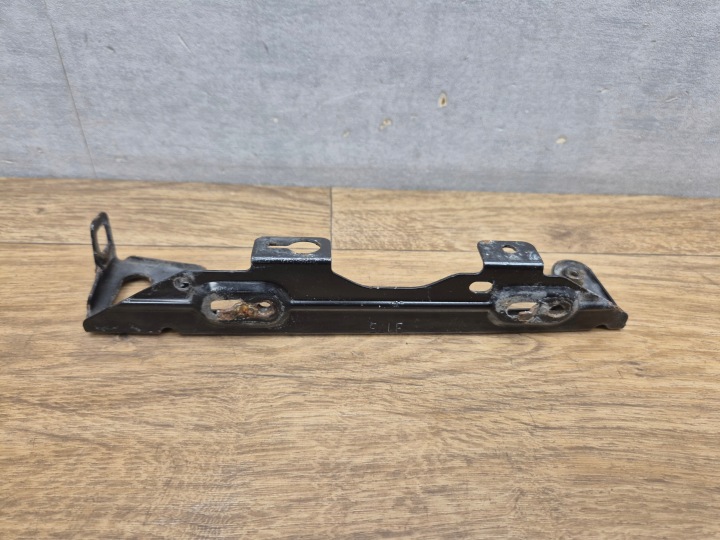 BMW F20 F30 F31 F32 F36 Stütze des Kühlers rechts oben Halter 7266168