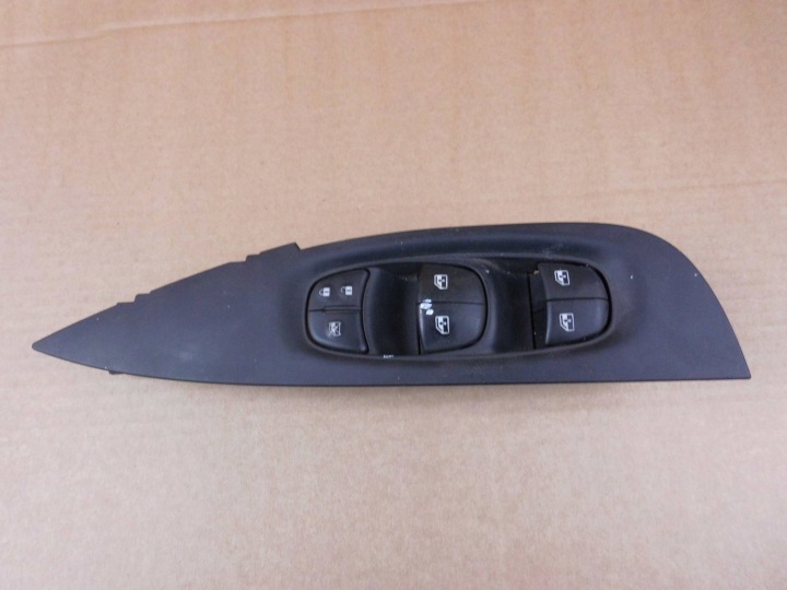 Nissan Qashqai II J11 panel window control switch left front front 25401 HV01B