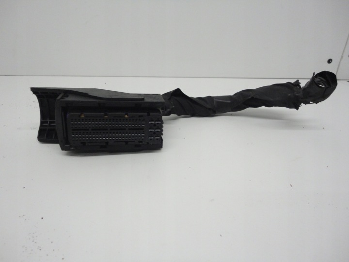 KIA CEED II KOSTKA Connector Contact KOMPUTERA CRDI 2012