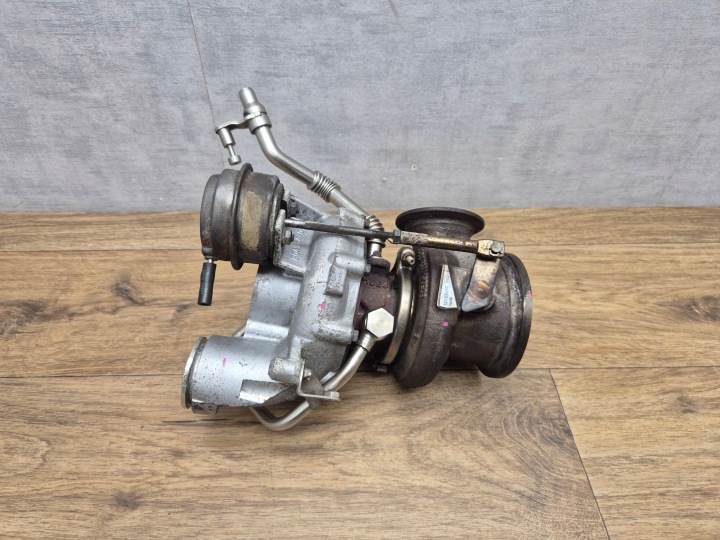BMW right turbo TURBINA N63B44B 4.4i V8 7605794