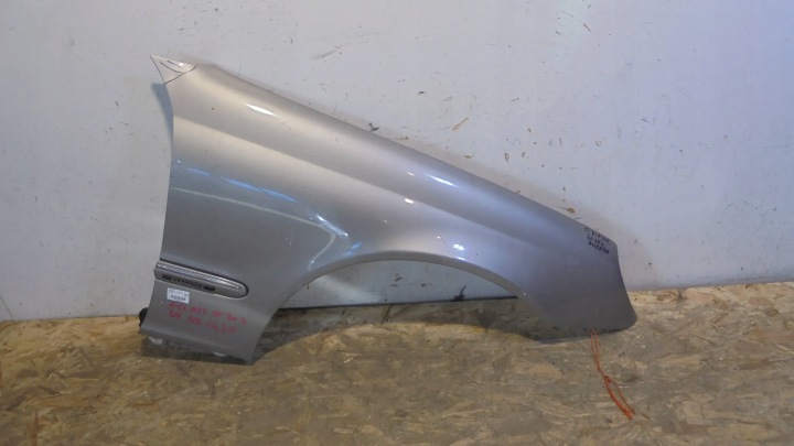 fender front right Mercedes C Klasa W203 00
