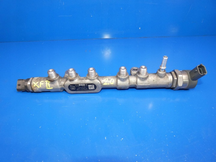 JAGUAR XF II X260 XE X760 F-PACE 2.0 204 DTD injection ramp sensor valve