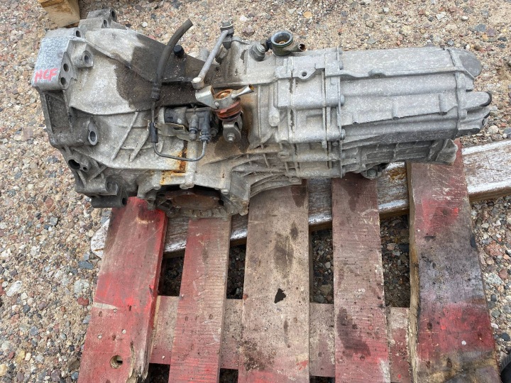 AUDI A4 B6 B7 2.0 TDI komplett Getriebe MANUALNA 6 HCF